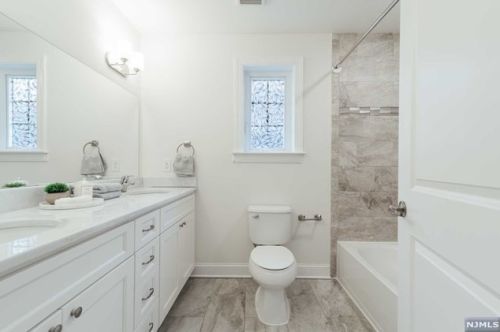 38 Walnut St, Little Falls NJ  07424-1402 exterior