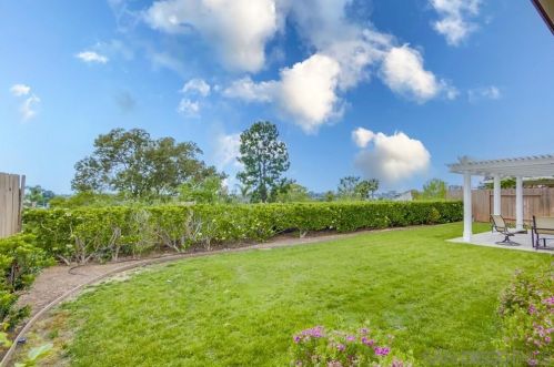 6738 Dennison St, San Diego CA 92122-2431 exterior