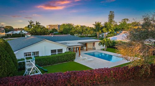 1104 Country Club Cir, West Palm Beach, FL 33408-3744