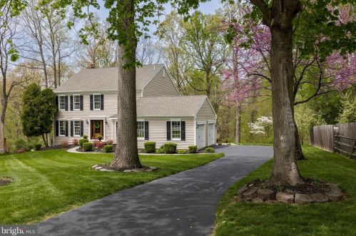 104 Honey Tree Ct, Downingtown, PA 19335-4100
