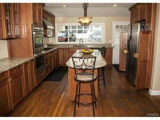 28 Winona Ave, Newburgh, NY 12550-2657