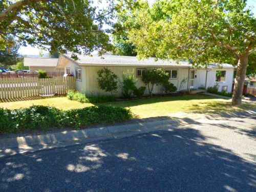 408 Fairchild St, Yreka, CA 96097-2219
