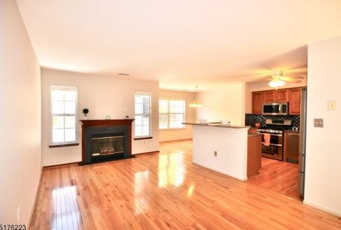 40 Springholm Dr, Berkeley Heights NJ  07922-2729 exterior
