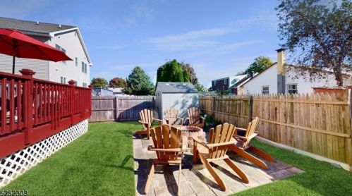 326 Angle Ave, Manville NJ  08835-2318 exterior