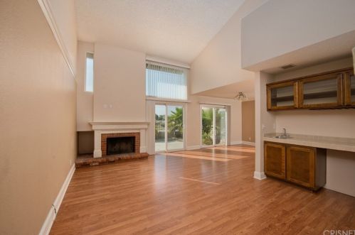 23135 Yvette Ln, Santa Clarita, CA 91355-3090