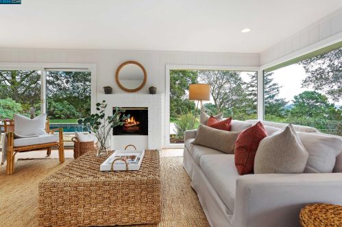 5 Los Dedos Rd, Orinda, CA 94563-1825