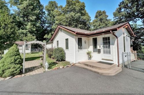 74 West St, Highland Falls, NY 10928-1430