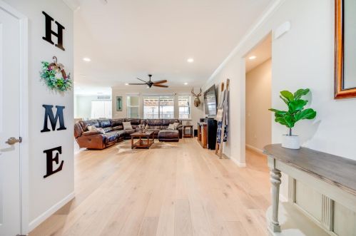 1581 Buena Vista Rd, Hollister, CA 95023-3226