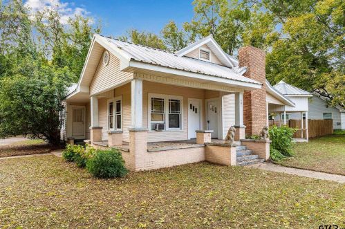 301 Tyler St, Big Sandy, TX 75755-2205