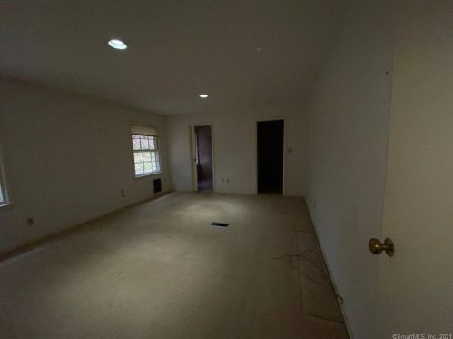 23 Fresh Meadow Rd, Upper Stepney CT  06468-1023 exterior