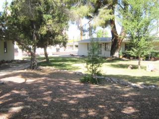 390 Silverbell Rd, Tucson AZ  85745-2652 exterior