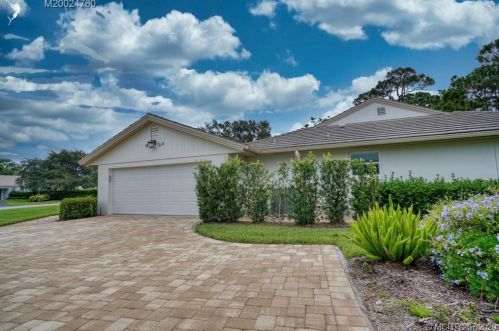 2109 Greenbriar Ln, Palm City, FL 34990-8036