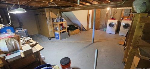 90 Wellman Rd, Manchester CT  06040-5542 exterior