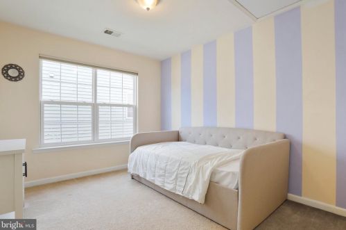 214 Union Ridge Dr, Charles Town WV  25414-4950 exterior