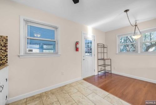 525 Oritani Pl, Teaneck NJ  07666-1637 exterior