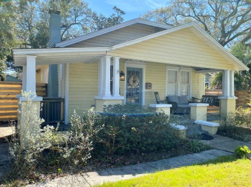 1019 Lloyd St, Pensacola, FL 32501-2456