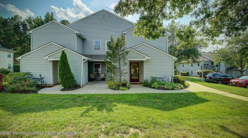 421 Hancock Pl, Morganville, NJ 07751-1747