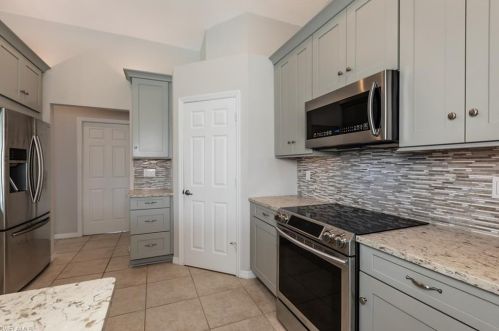 363 Waterleaf Ct, Marco Island, FL 34145-3504