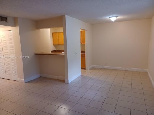 612 Meadows Cir, Boynton Beach, FL 33436-8925