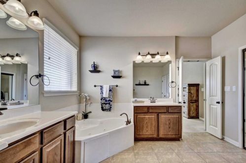 213 Seminole Canyon Dr, Georgetown TX 78628-7201 exterior