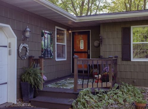 2401 Walters Rd, Dodgeville, WI 53533-9118