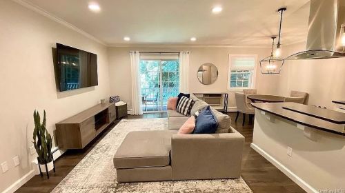 110 Nottingham Rd, Bedford Hills, NY 10507-1121
