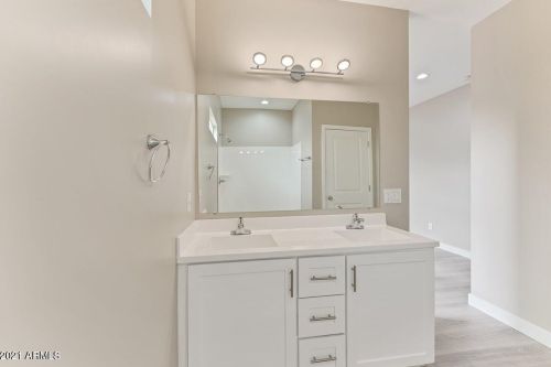 4815 37 Ave, Phoenix AZ 85053-4604 exterior