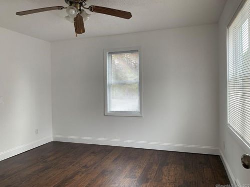 376 Dexter Dr, Bridgeport CT  06606-1344 exterior