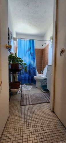 8121 Daly Rd, Cincinnati OH 45231-5702 exterior