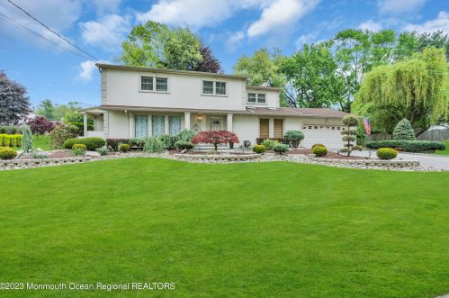 10 Lake Louise Rd, Morganville, NJ 07751-1349