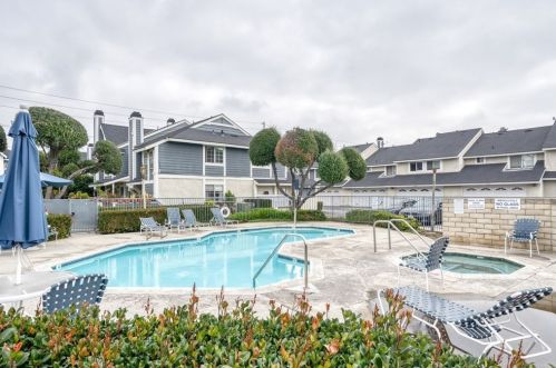 12223 Foster Rd, Norwalk CA  90650-8714 exterior