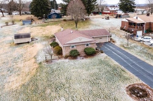 2460 Herr Ln, Ambridge, PA 15003-1018
