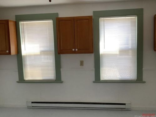 28 George St, Wallingford CT 06492-4008 exterior