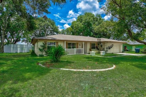 7347 Holiday Dr, Brooksville, FL 34606-6213
