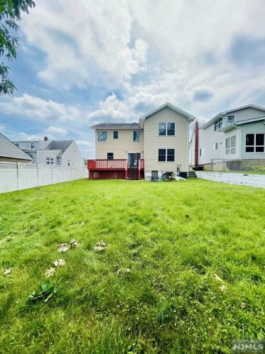 279 Highland Ave, Wood-Ridge NJ  07075-1523 exterior