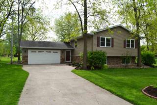 490 Beverly St, Robins, IA 52328-9735