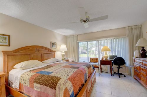 5136 Mirror Lk Blvd, Boynton Beach FL  33472-1211 exterior