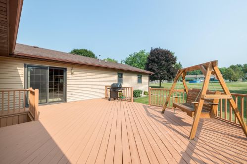 29632 Clover Ln, Waterford WI  53185-5004 exterior