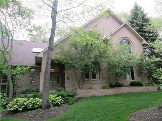 4862 Forest Hill Dr, Toledo, OH 43623-1000