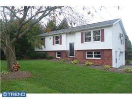 11 Parker Dr, Bartville, PA 17509-9754