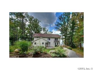 2047 Pine Blf, Skaneateles, NY 13152-8954