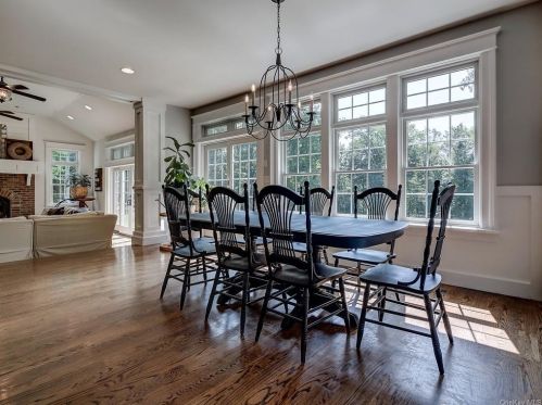 27 Stonehenge Rd, Warwick NY  10990-2354 exterior