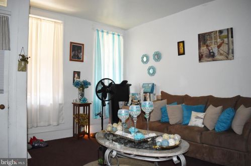 224 4th St, Gloucester, NJ 08030-2031