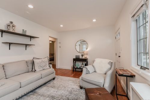 37 Edwards Pl, Huntington Station NY  11746-1013 exterior