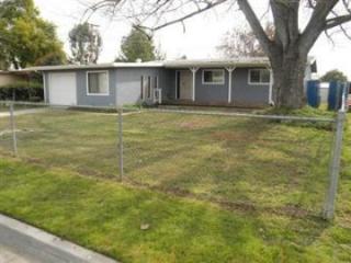 226 Mitchell Ave, Clovis, CA 93612-2645