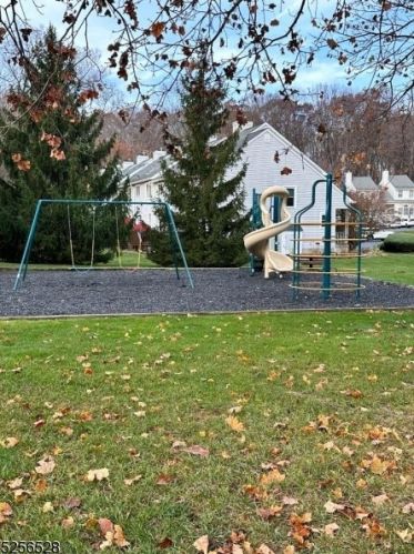 420 Chapman Ct, Hackettstown NJ  07840-1643 exterior