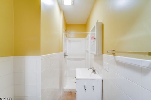 18 Straight St, Paterson NJ  07501-1024 exterior