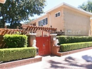 1825 G St, Sacramento CA  95811-2161 exterior