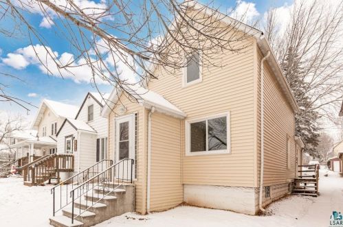 2957 Devonshire St, Duluth, MN 55806-1401