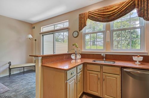 47 Pheasant Brook Ct, Bedminster NJ  07921-2040 exterior